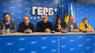 И лидерът на ГЕРБ нагорещи политическите страсти с кървави думи за отрязани ръце и... БЛИЦ TV
