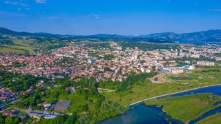 Придошли води блокираха мъж на остров в река Арда