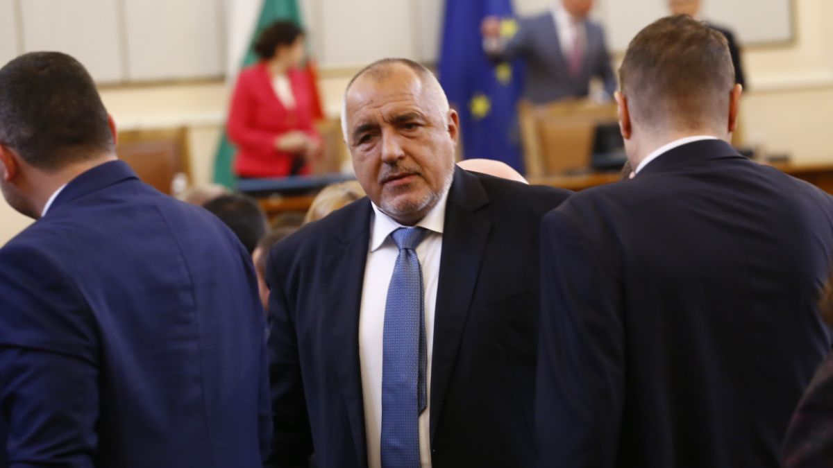 Петър Волгин захапа срамежливата коалиция, посочи самоубийствен ход на Борисов и Петков