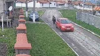 Шофьор помете баба на заден в Тулово, последвалото е скандално ВИДЕО