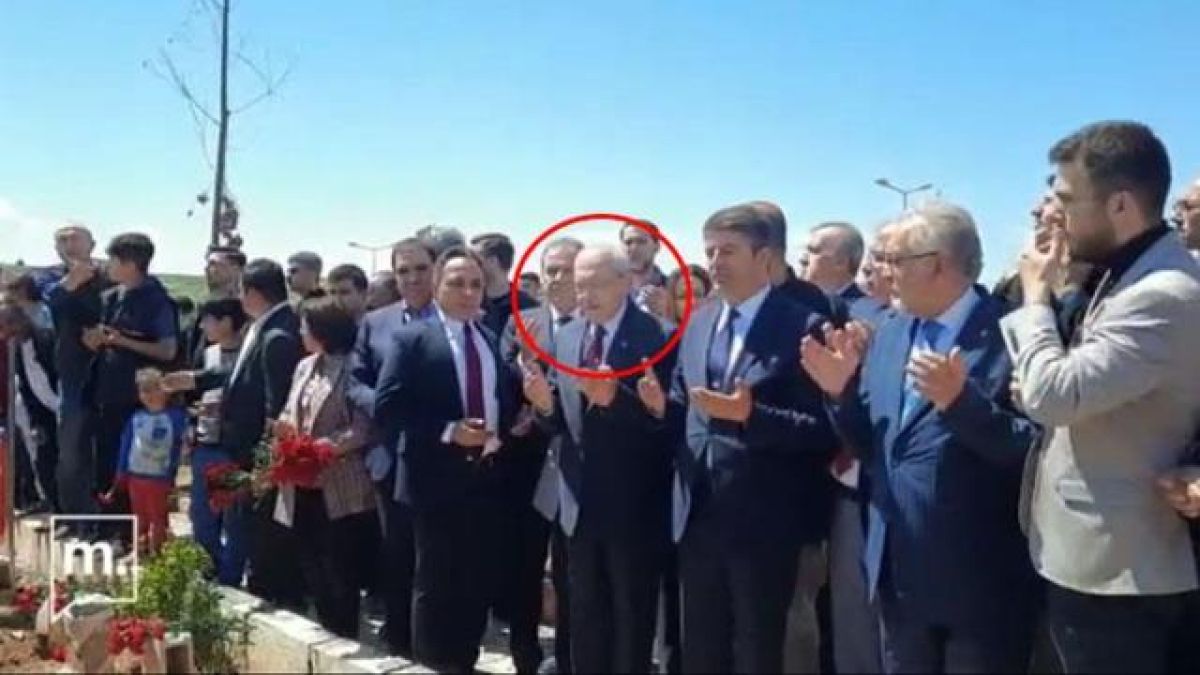 Бясна тълпа нападна човека на САЩ в Турция, който се гласи за президент ВИДЕО