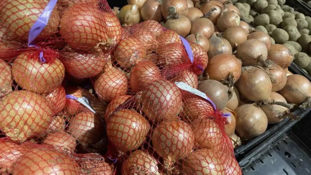 Всеки, които види цената на лука, ще ревне