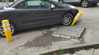 Наглост: Габровец изуми столичани с паркирането си, спря върху...