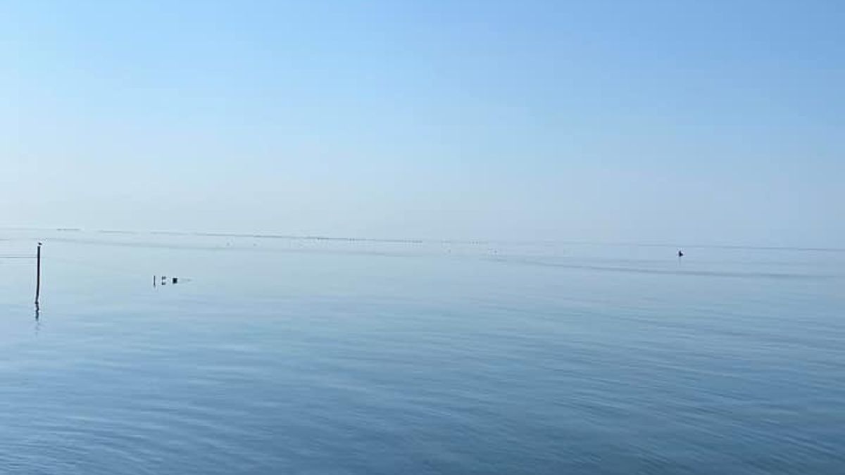 Необичайни СНИМКИ на Черно море край Българево побъркаха мрежата