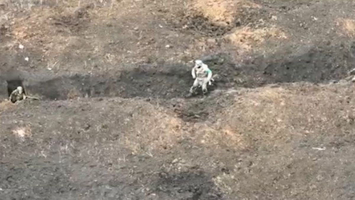 ВИДЕО от войната: ВСУ показаха престрелка с "вагнеровците" в окопите край Бахмут