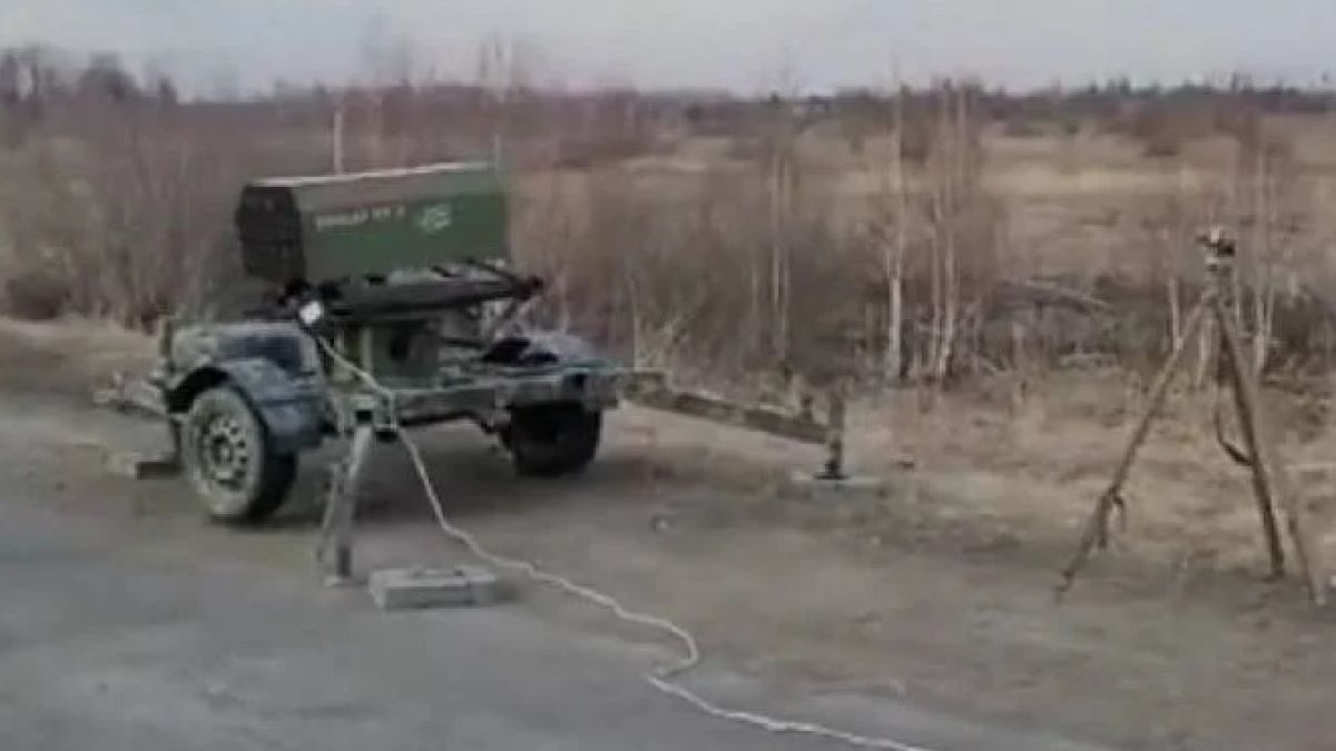 Украински военни едва не станаха жертва на собствената си самоделна РСЗО СНИМКИ