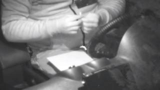 Таксиджията, спипан да шмърка в колата си, го загази здраво 
