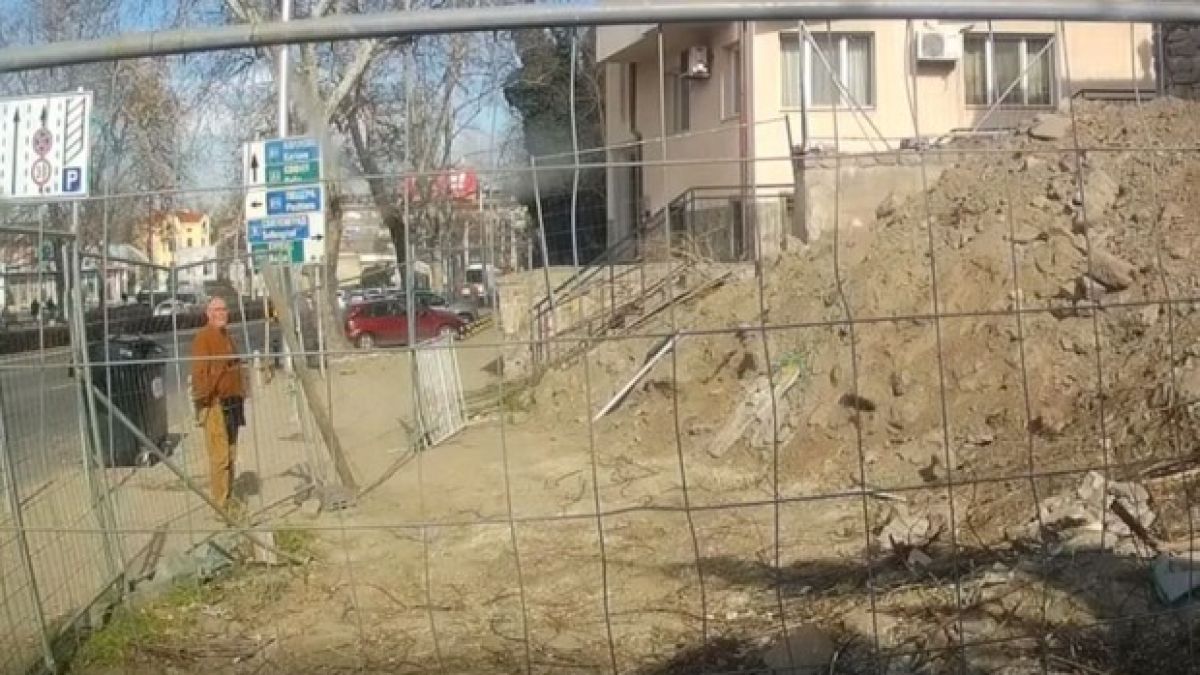 Пловдивчанин моли мистериозен крадец: Върни ми парите и кръстчето ВИДЕО