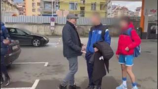 Пак диващина: Дъжд от камъни и яйца потроши автобус 260 в София ВИДЕО