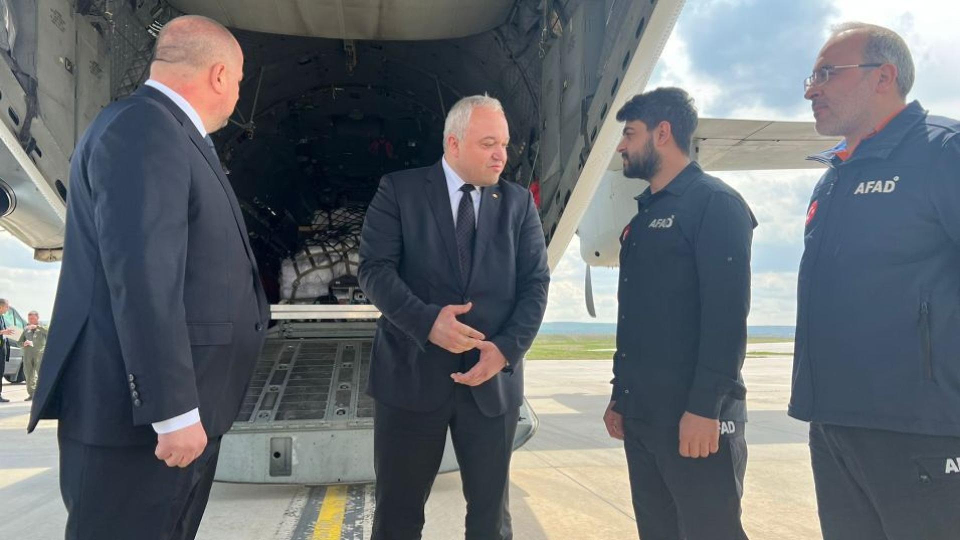 Ердоган награди българския пожарникар Петър Петров, спасявал хора след чудовищните земетресения 