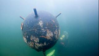 Шок! Мистериозен предмет изплува от морето край село Българево