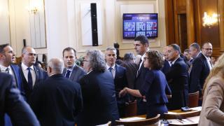 Гълъб Донев и министрите му ще нищят важни въпроси с депутатите