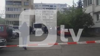 Много опасен бандит се е барикадирал в "Люлин", СОБТ и снайперисти са на място ВИДЕО