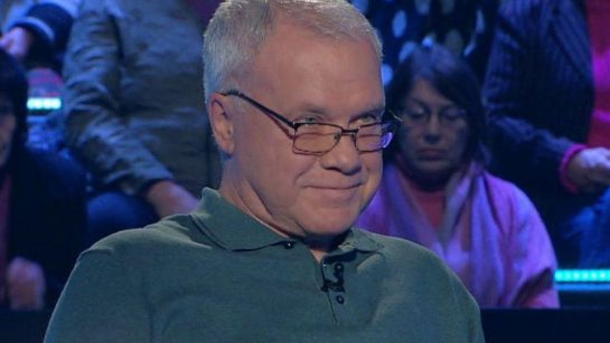 Двойник на легендарен ТВ водещ шокира феновете на "Стани богат" СНИМКИ 