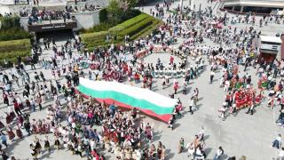 Нещо невиждано се случи пред НДК, хора от цялата страна се стекоха, за да... ВИДЕО