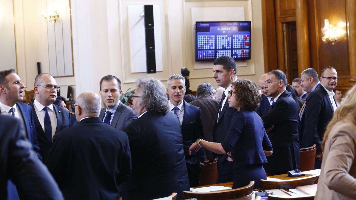 С 3 пиперливи въпроса и 1 отговор социоложка разкри как политическите драми у нас ще продължат