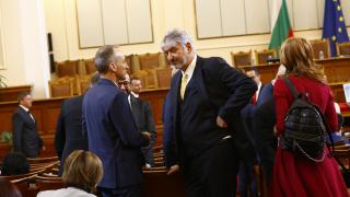 В парламента ще ври и кипи заради Украйна и... БЛИЦ TV