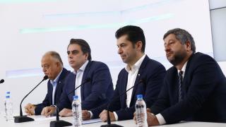 Кирил Петков свиква спешна среща, иде шокиращ обрат заради Мария Габриел