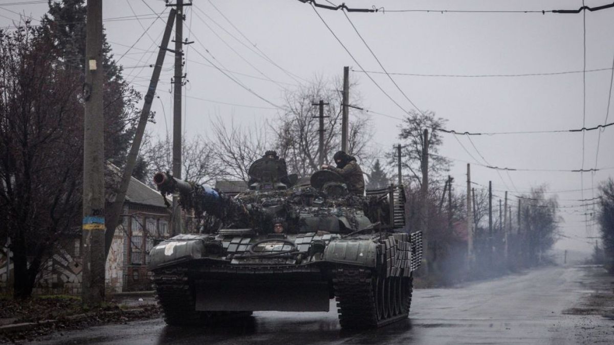 Украински боец мрачно: Стъпка по стъпка губим войната