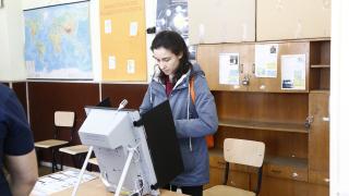 Журналист: Играчките взеха да дават фира