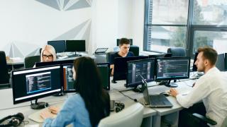 Изненада! Заплатите на всички чиновници хвръкват до небето 