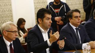 Евгений Михайлов разби ПП с тази СНИМКА: Сякаш ни приветстват от мавзолея