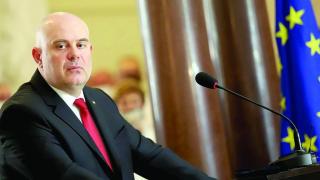 Мрежата бушува след атентата срещу главния прокурор Гешев