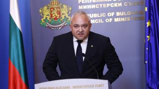 Демерджиев увърта за оставки след скандала с голата проверка в нощния клуб в Пловдив