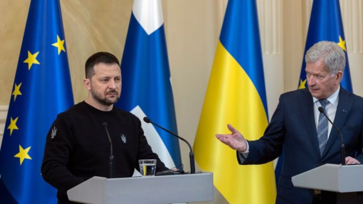 Зеленски от Финландия: Украинската офанзива започва, чакаме от Запада да...