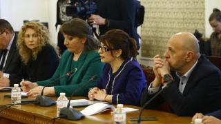 Мания за абсолютна власт: Атанасова разкри какъв финансов ужас ще се стовари върху нас съвсем скоро БЛИЦ TV