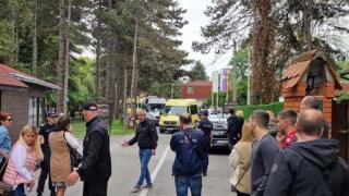 Нов кървав ужас в Белград! Ученичка грабна нож и стана страшно СНИМКИ