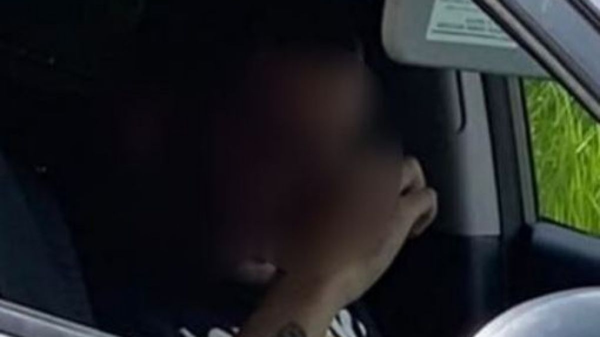 Мрежата гърми след СНИМКИ 18+: Видите ли този мъж в "Студентски град" в София, бягайте далеч 