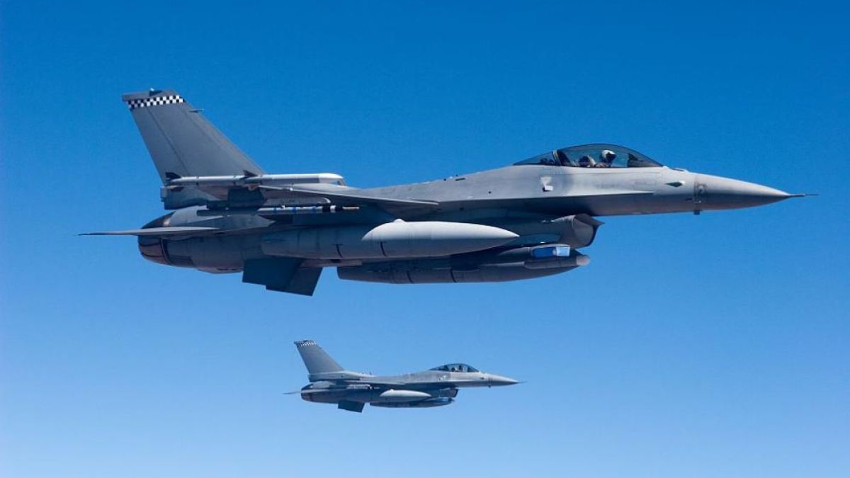 Извънредно: Американски самолет F-16 се разби в Южна Корея