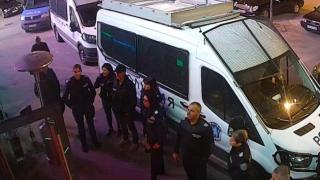 Съблечи се гол и клякай: Позорно ВИДЕО 18+ от грозния екшън с 400 души в пловдивска дискотека СНИМКИ