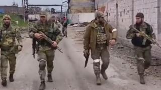Командосите от чеченския спецназ „Ахмат“ навлязоха в Бахмут, авиация и ракетчици от ВСУ нанесоха серия удари по руските войски ВИДЕО