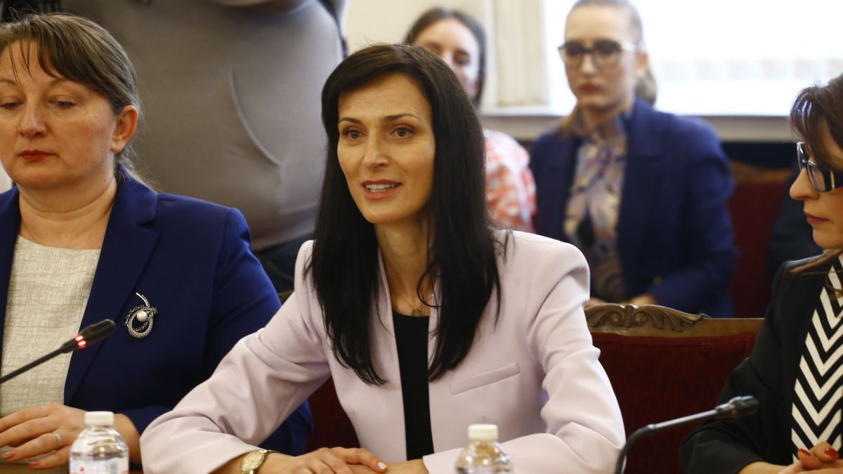 Мария Габриел обяви пред ДПС какво иска да бъде правителството, ето какво отговори Йордан Цонев 