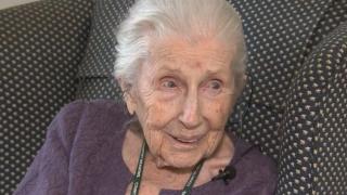 107-г. диетоложка разкри елементарната си тайна за дълголетие