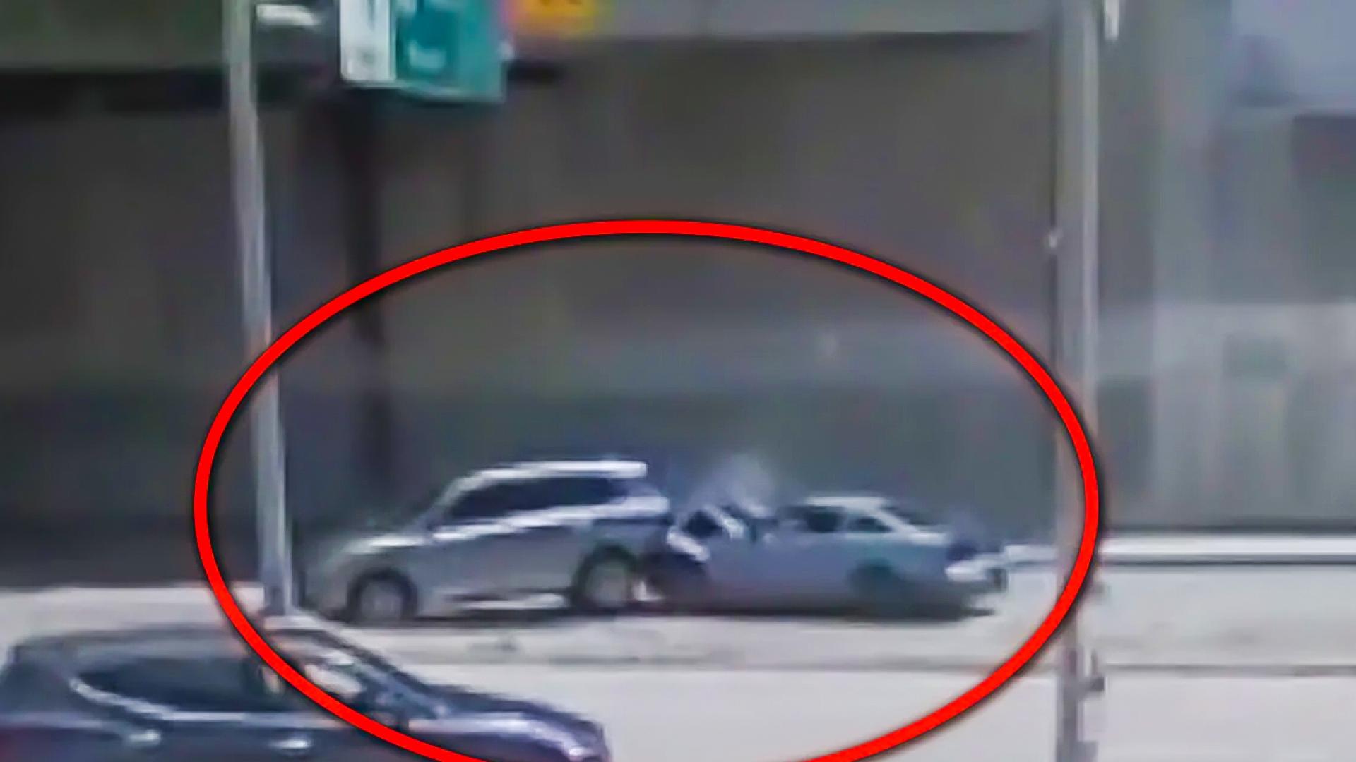 Млад джигит сътвори страшно меле с мощна кола на магистрала ВИДЕО