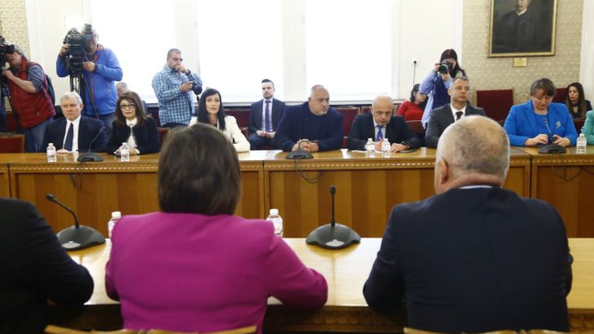 Високо напрежение на срещата ГЕРБ-БСП! Нинова към Борисов: Ще ви кажа директно, че... ВИДЕО