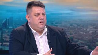 Зафиров скочи на анализатори заради "няколко министерски поста и кутийки"