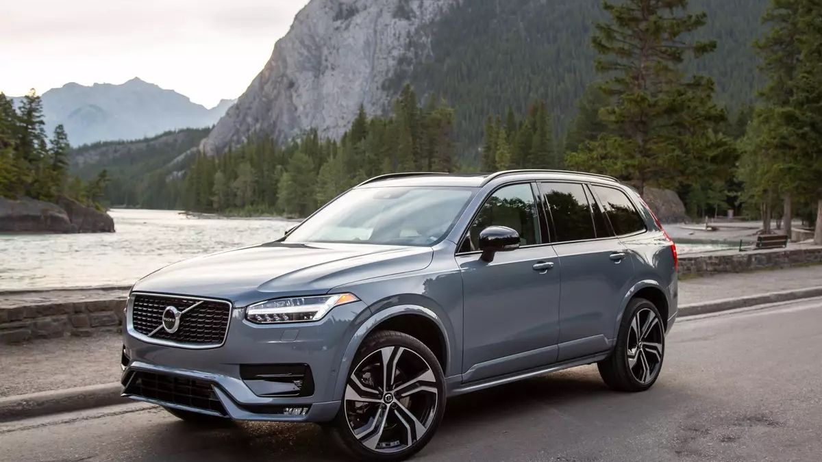 Индийски тунинг: Кросоувърът Volvo XC90 с врати тип "чайка"