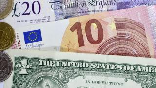Ето какво се случва с цените на долара, еврото и паунда