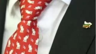 Гешев даде много важен таен знак на пресконференцията си, вижте му вратовръзката 