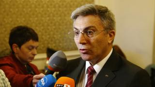 Карадайъ още преговаря за първия мандат, закани се да...
