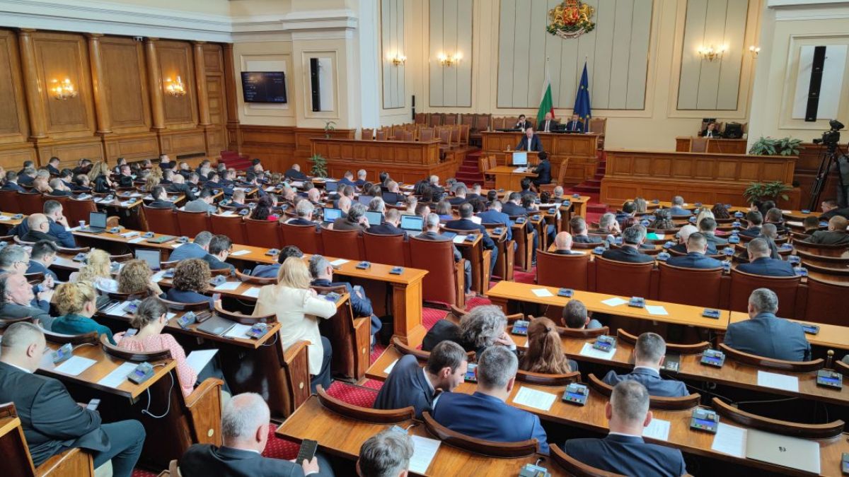 Разпределиха председателите на комисии в Народното събрание