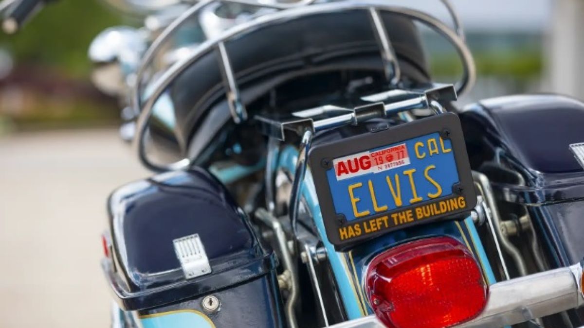 Продава се редкият мотоциклет Harley-Davidson на Елвис Пресли СНИМКИ