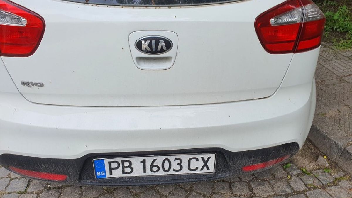 Пловдивчани търсят под дърво и камък собственика на бяла KIA, преди да е станало най-страшното 