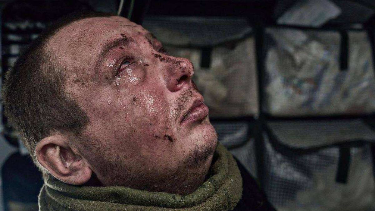 ВИДЕО от войната: Ура! Евакуация! Боец на ВСУ се радва на спасението от Бахмут