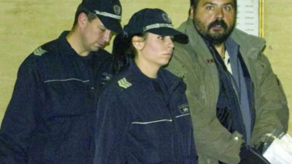 Свирепият убиец Рамбо опита да шмекерува и ето какъв тежък удар получи в зандана 