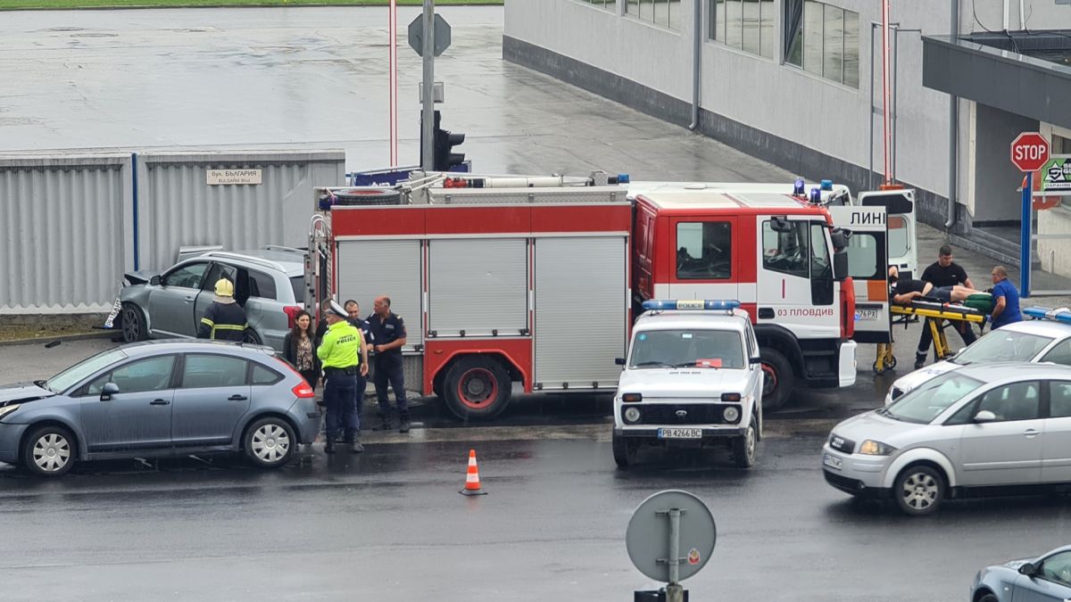 Жестоко меле на ключов пловдивски булевард СНИМКИ